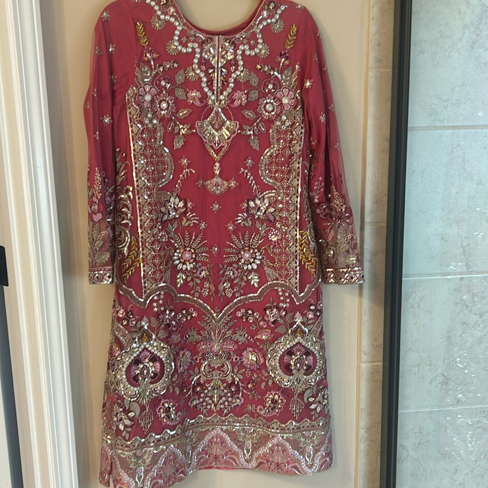 Beautiful pink three piece suit
Pakistani
Indian 
Kurta
Kurti
Wedding
